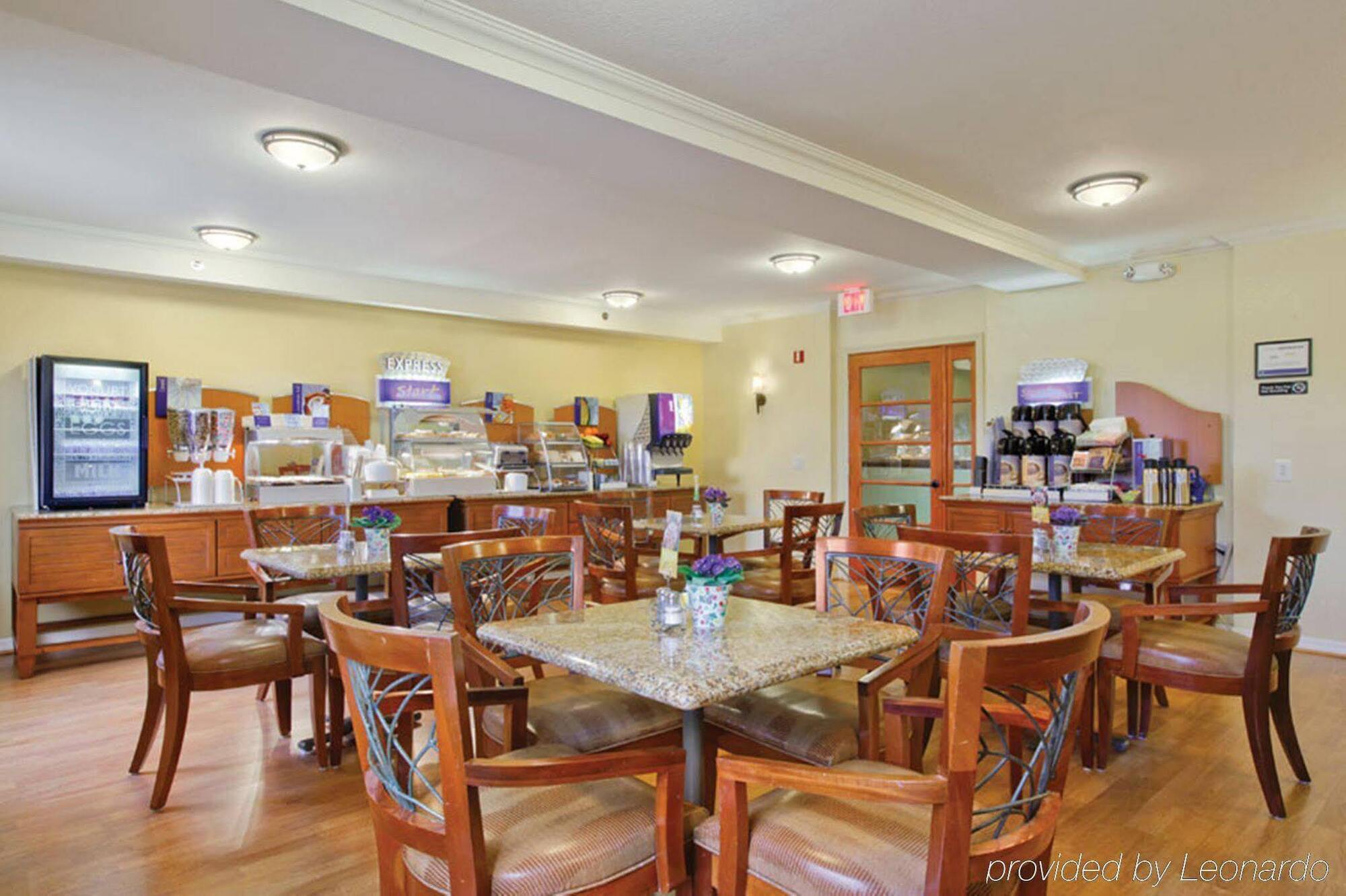 Express Hotel&suites San Diego-escondido, An Ihg Hotel
